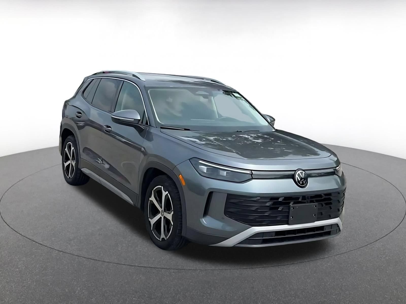 Thumbnail: 2026 Volkswagen Tiguan - 3