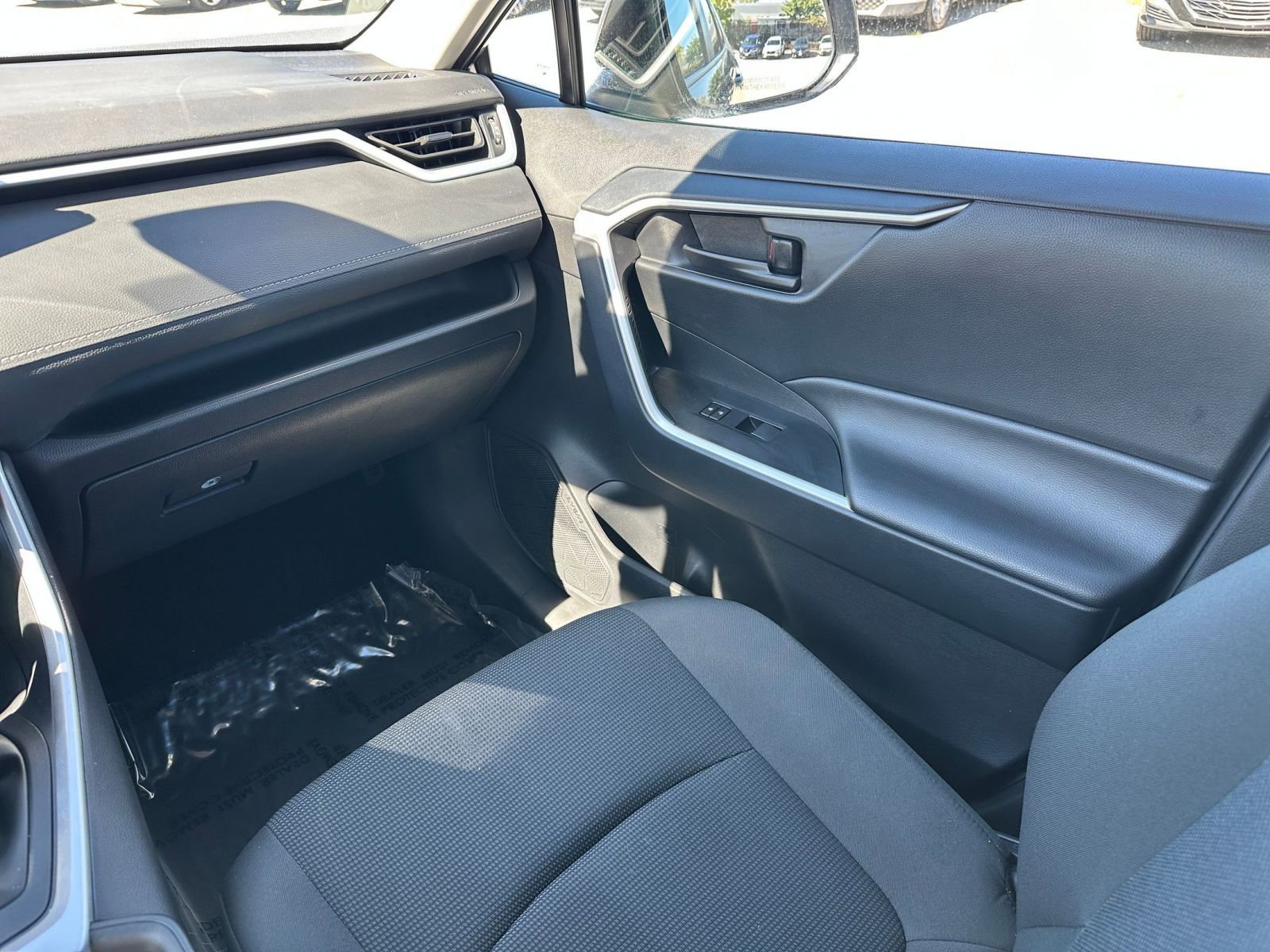 Thumbnail: 2025 Toyota RAV4 - 34