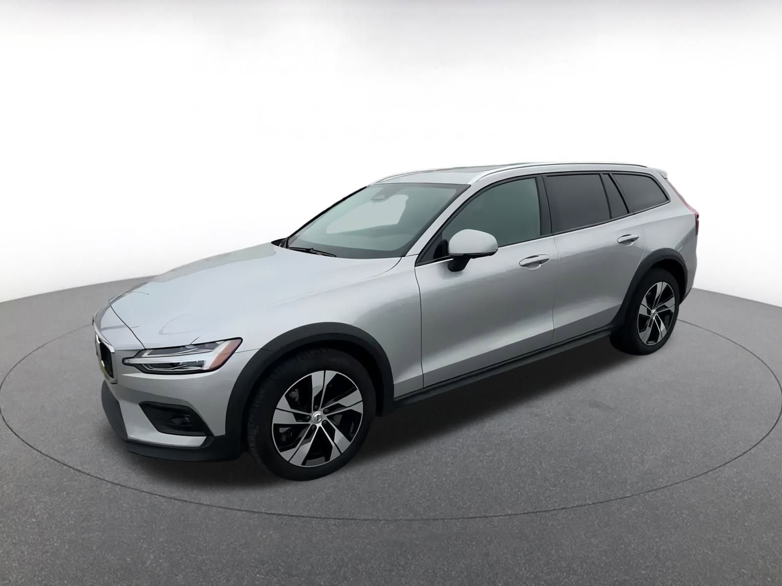 Thumbnail: 2025 Volvo S60 - 8