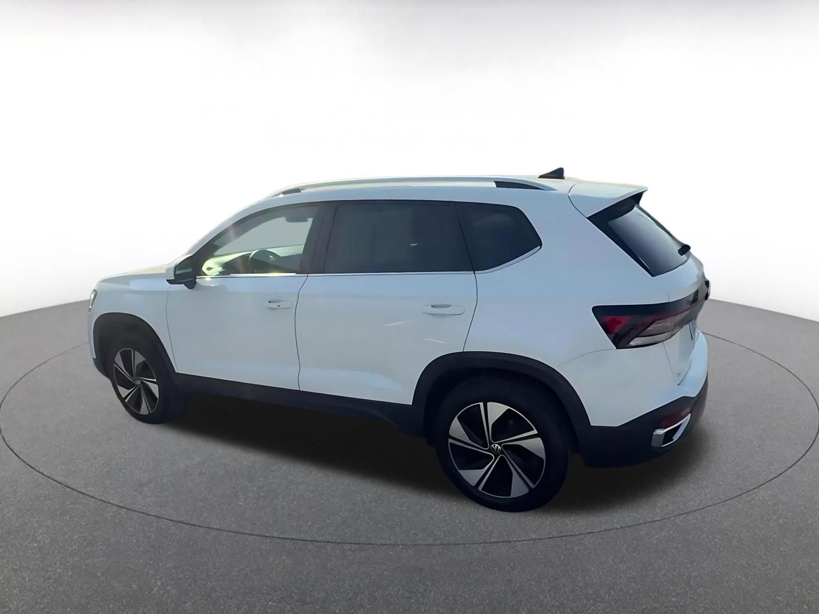 Thumbnail: 2025 Volkswagen Taos - 10