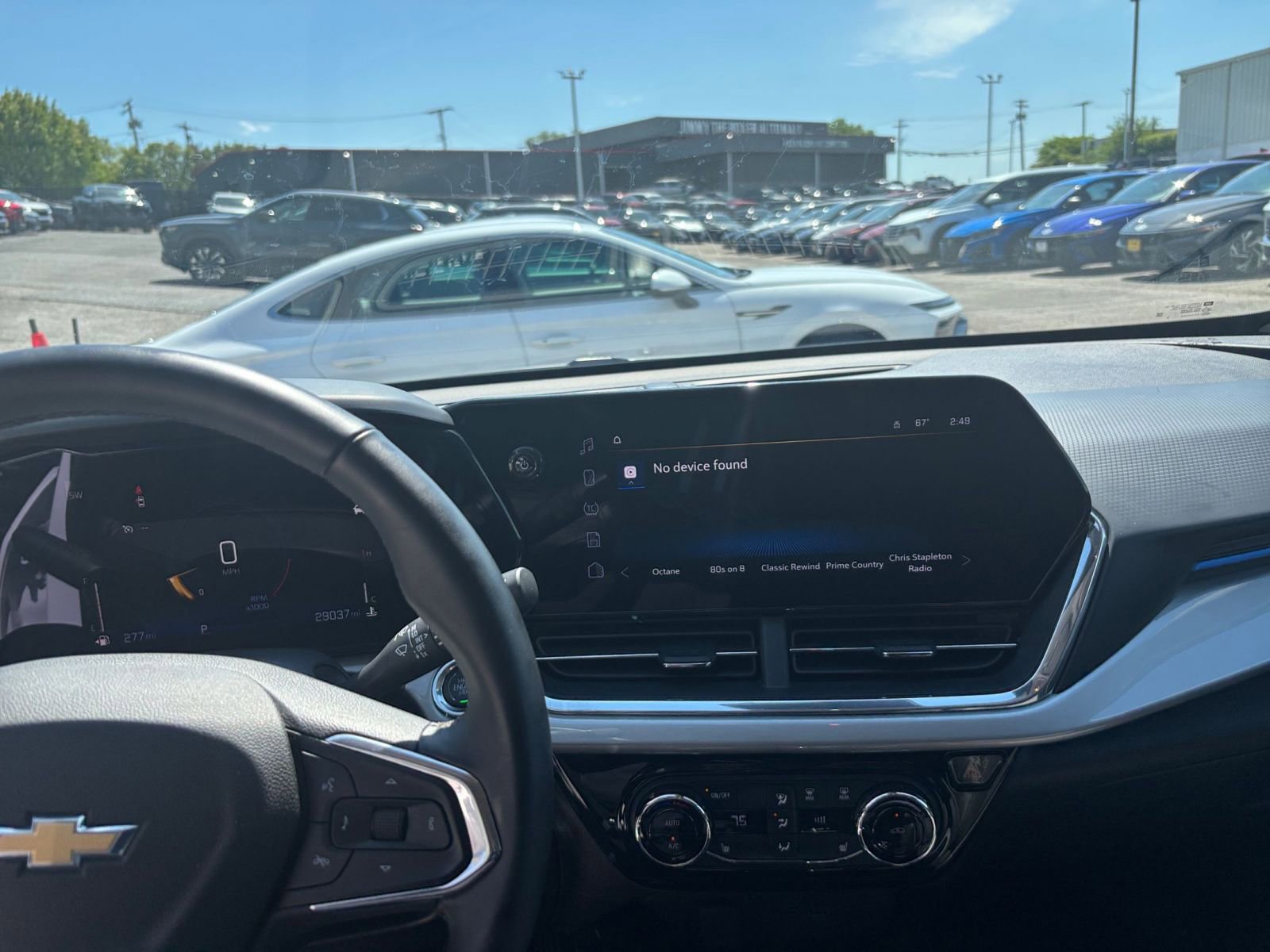 Thumbnail: 2025 Chevrolet Trax - 17