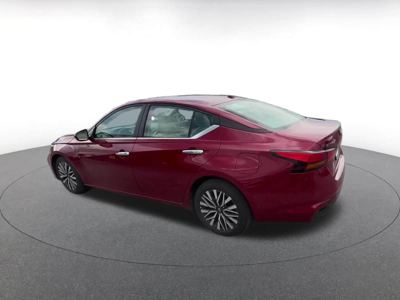 Thumbnail: 2025 Nissan Altima - 8