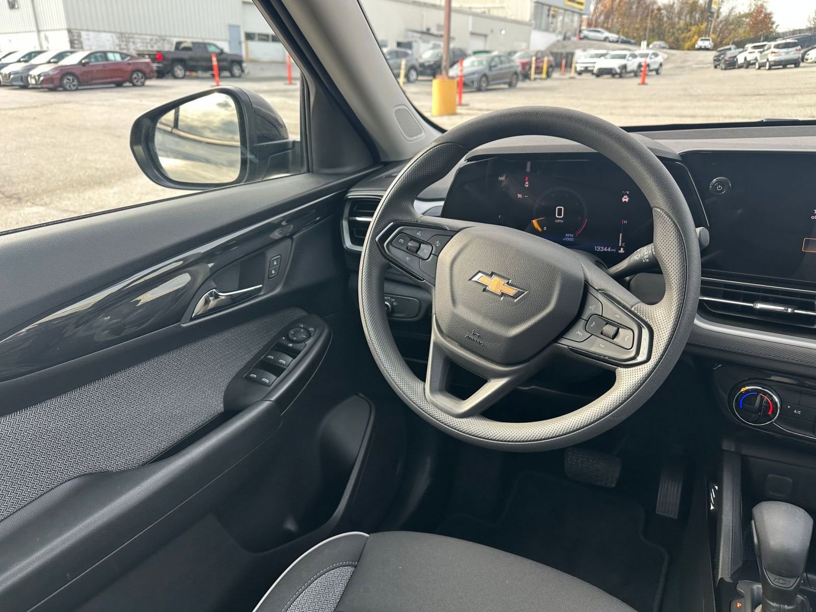 Thumbnail: 2025 Chevrolet TrailBlazer - 32