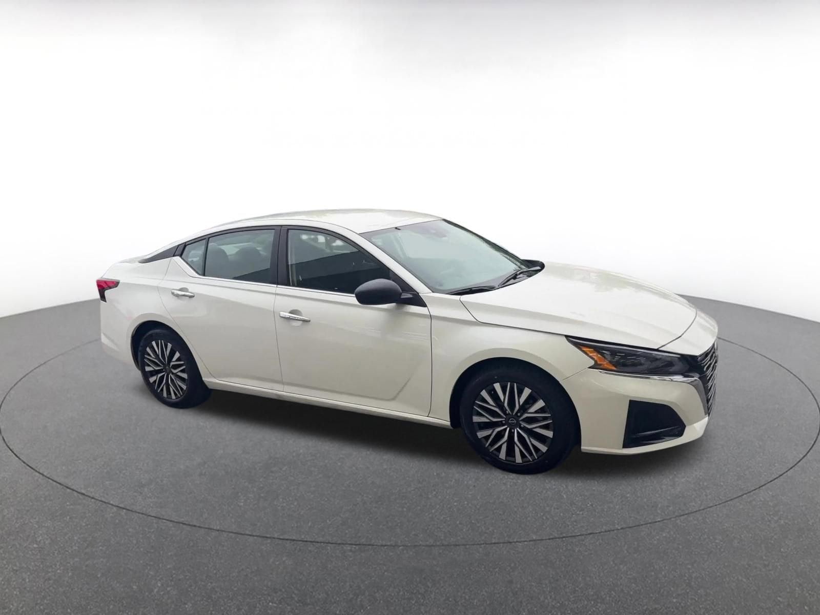 Thumbnail: 2025 Nissan Altima - 2