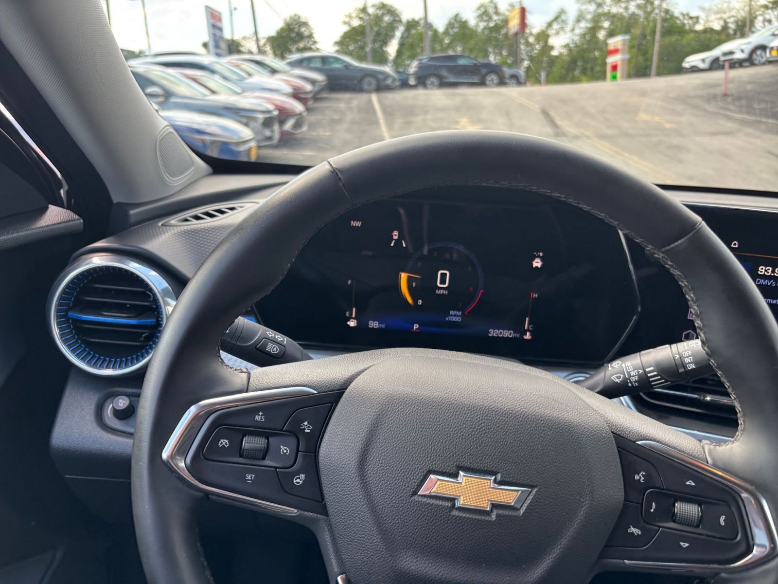 Thumbnail: 2025 Chevrolet Trax - 33