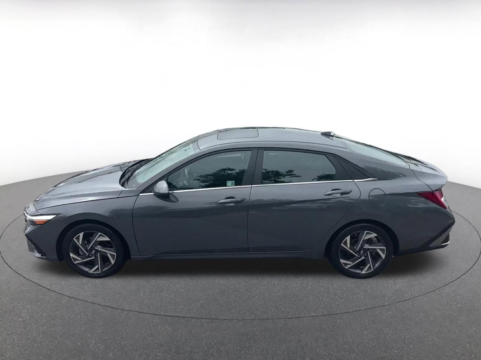 Thumbnail: 2025 Hyundai Elantra - 9
