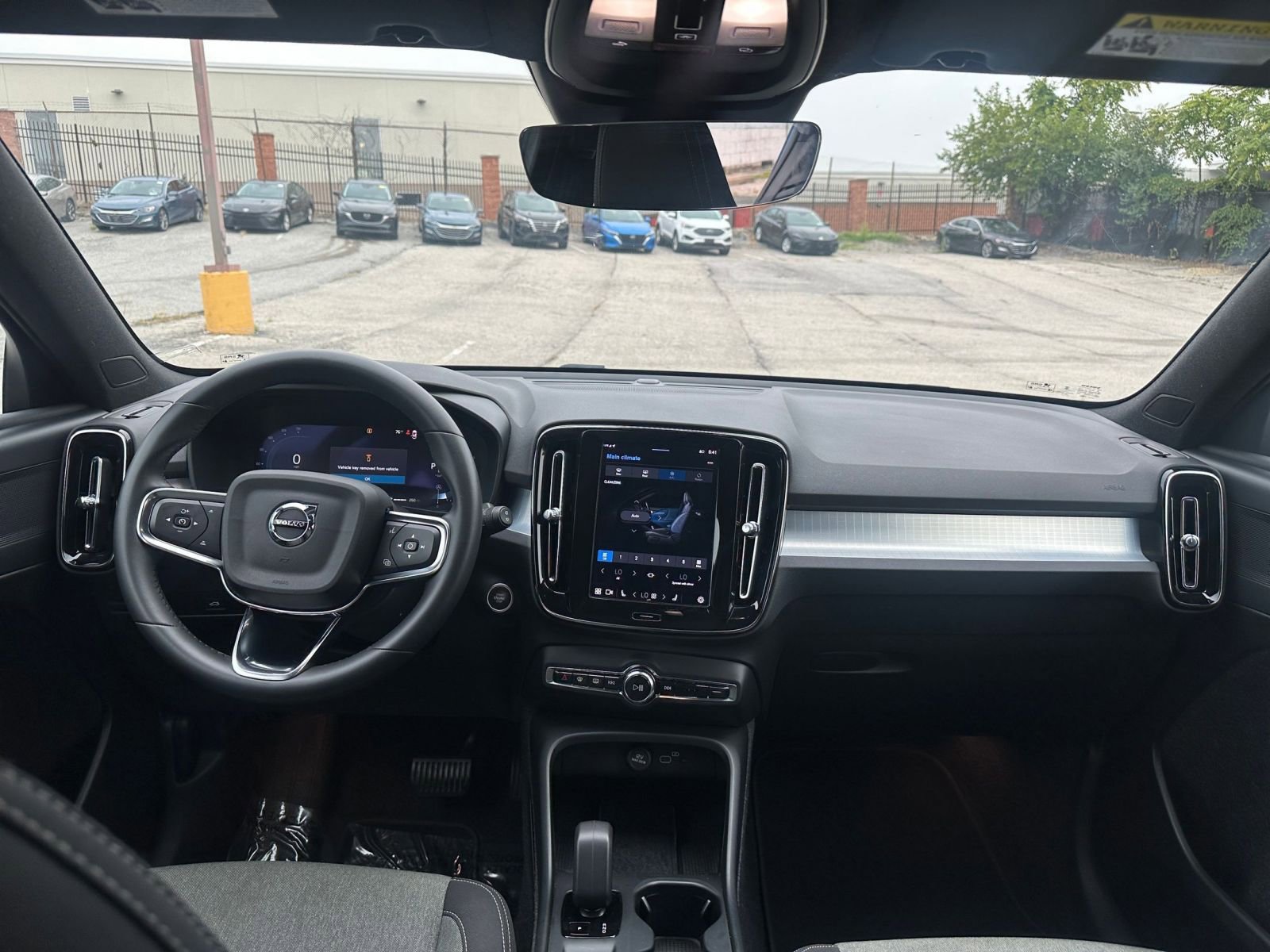 Thumbnail: 2024 Volvo XC40 - 33
