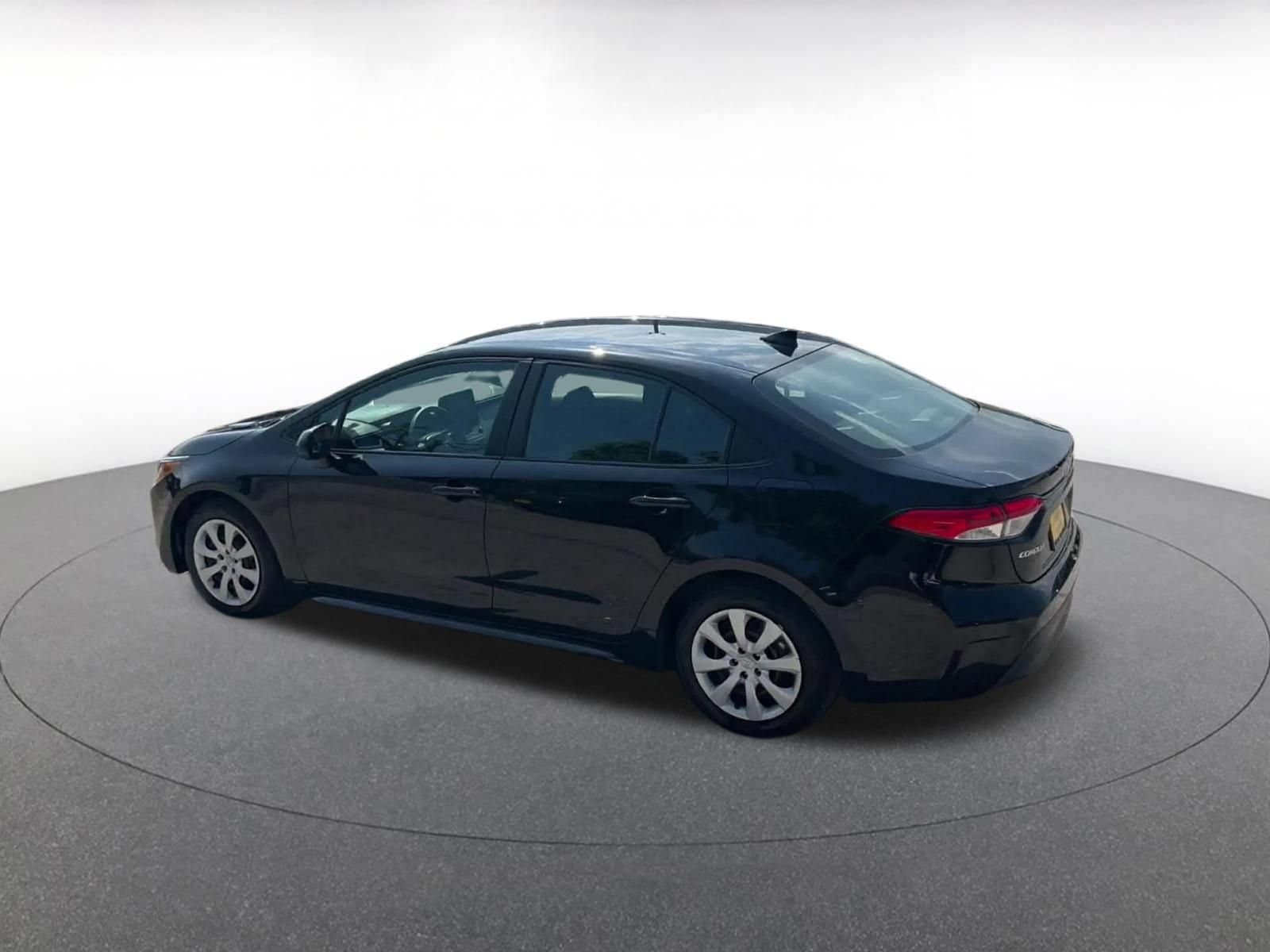 Thumbnail: 2025 Toyota Corolla - 10