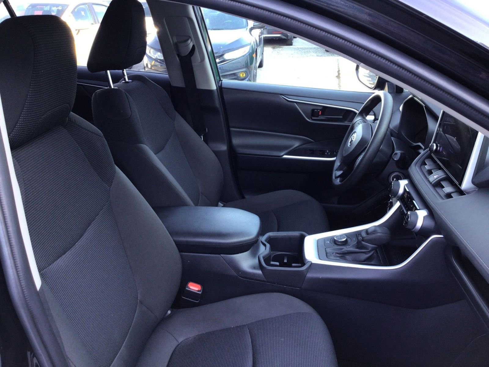 Thumbnail: 2025 Toyota RAV4 - 35