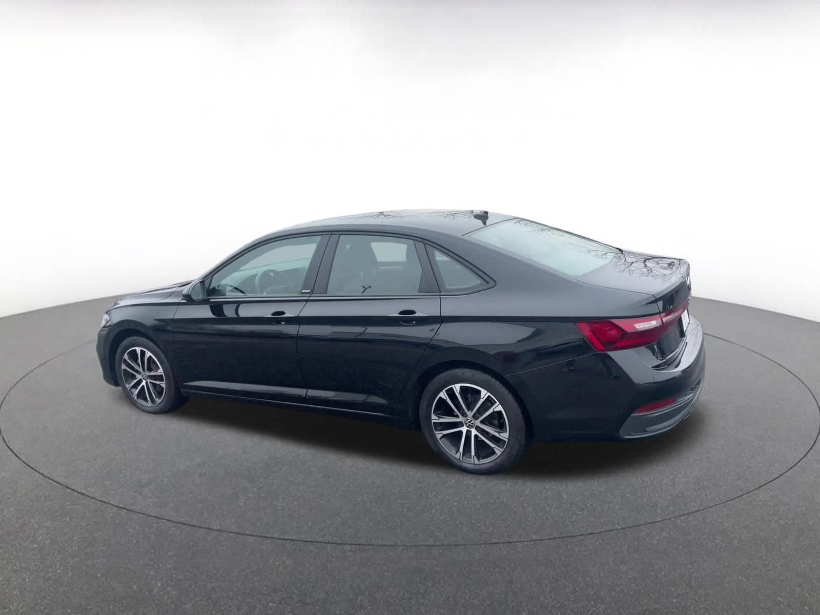 Thumbnail: 2025 Volkswagen Jetta - 10