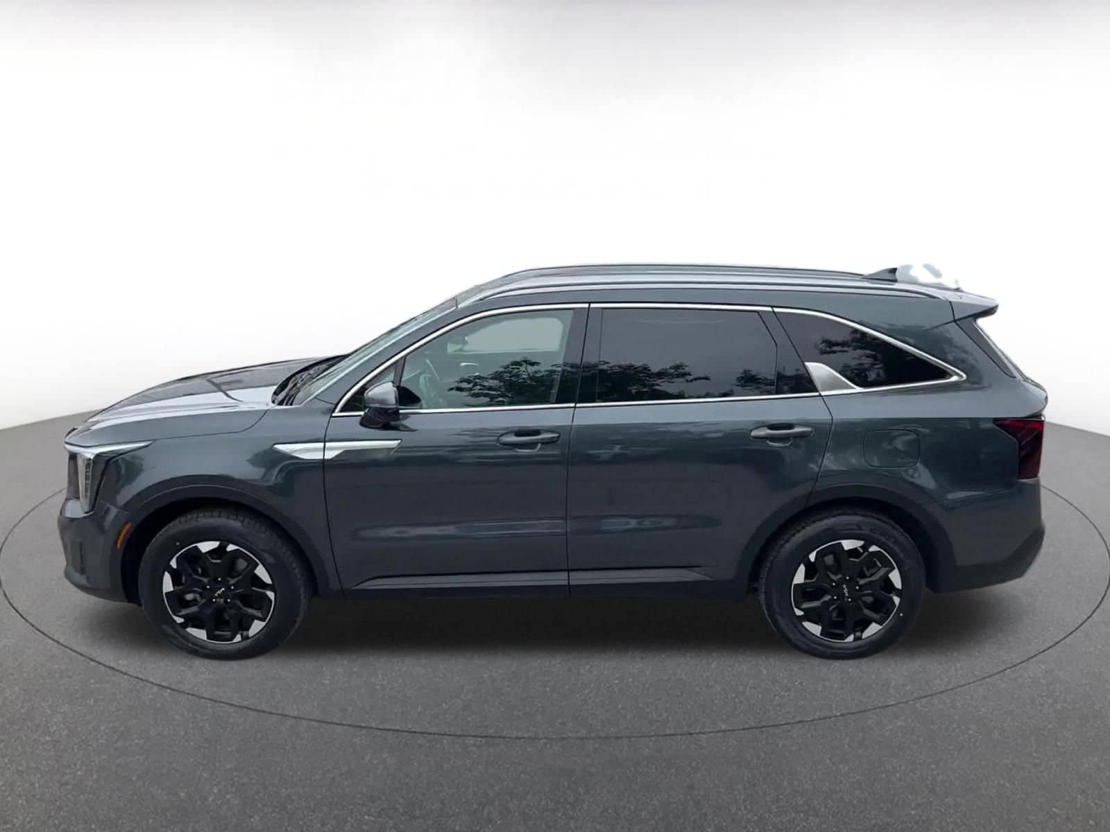Thumbnail: 2024 Kia Sorento - 9