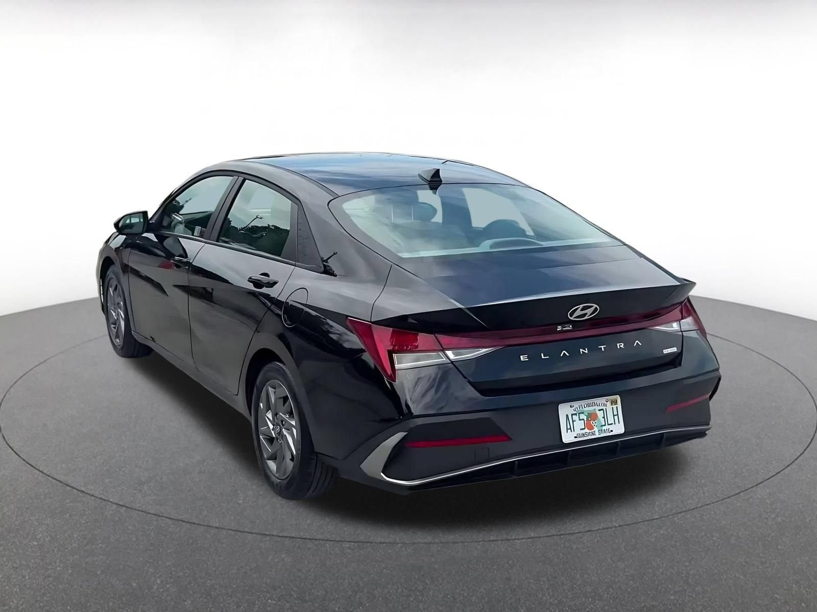 Thumbnail: 2026 Hyundai Elantra - 10