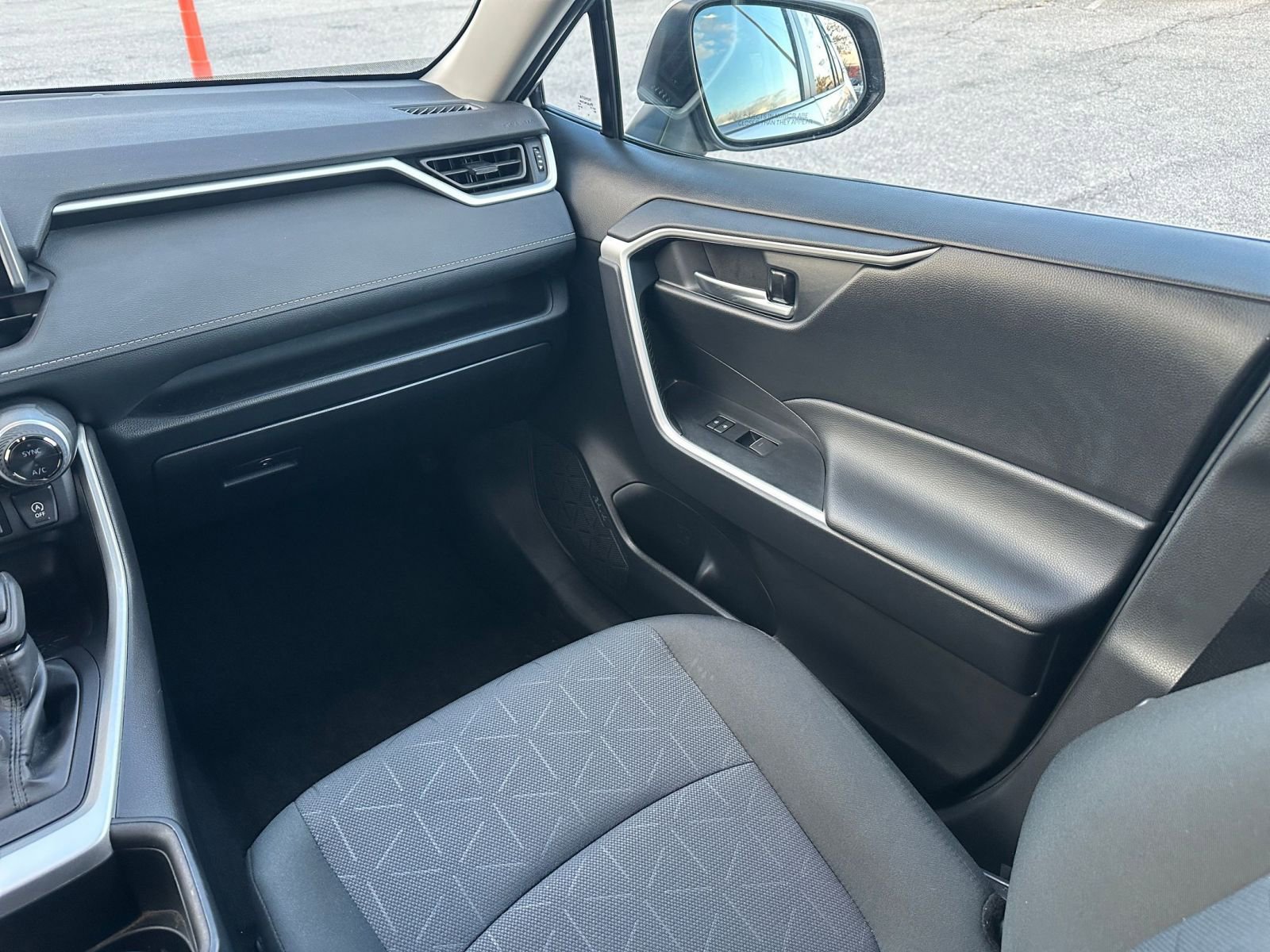 Thumbnail: 2025 Toyota RAV4 - 35