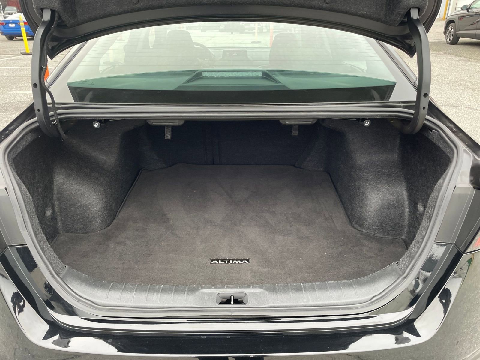 Thumbnail: 2025 Nissan Altima - 30