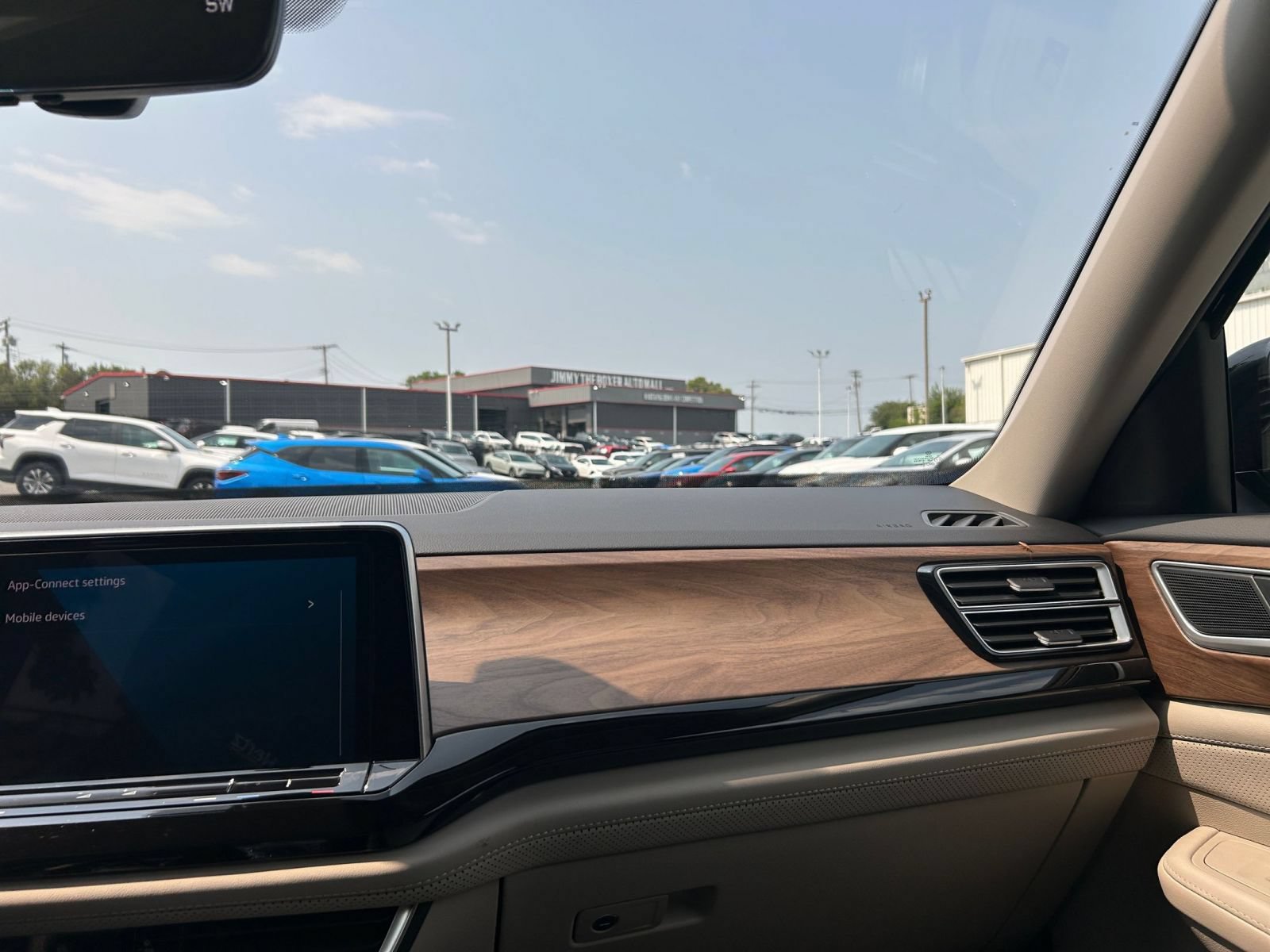 Thumbnail: 2026 Volkswagen Atlas - 32