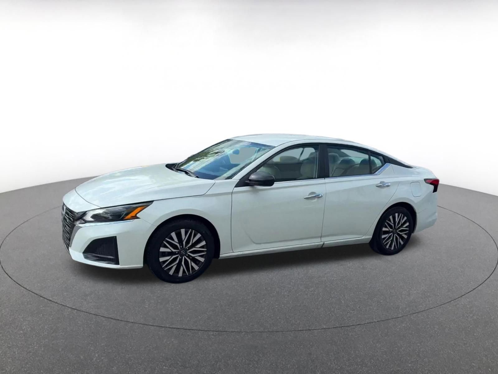 Thumbnail: 2025 Nissan Altima - 8