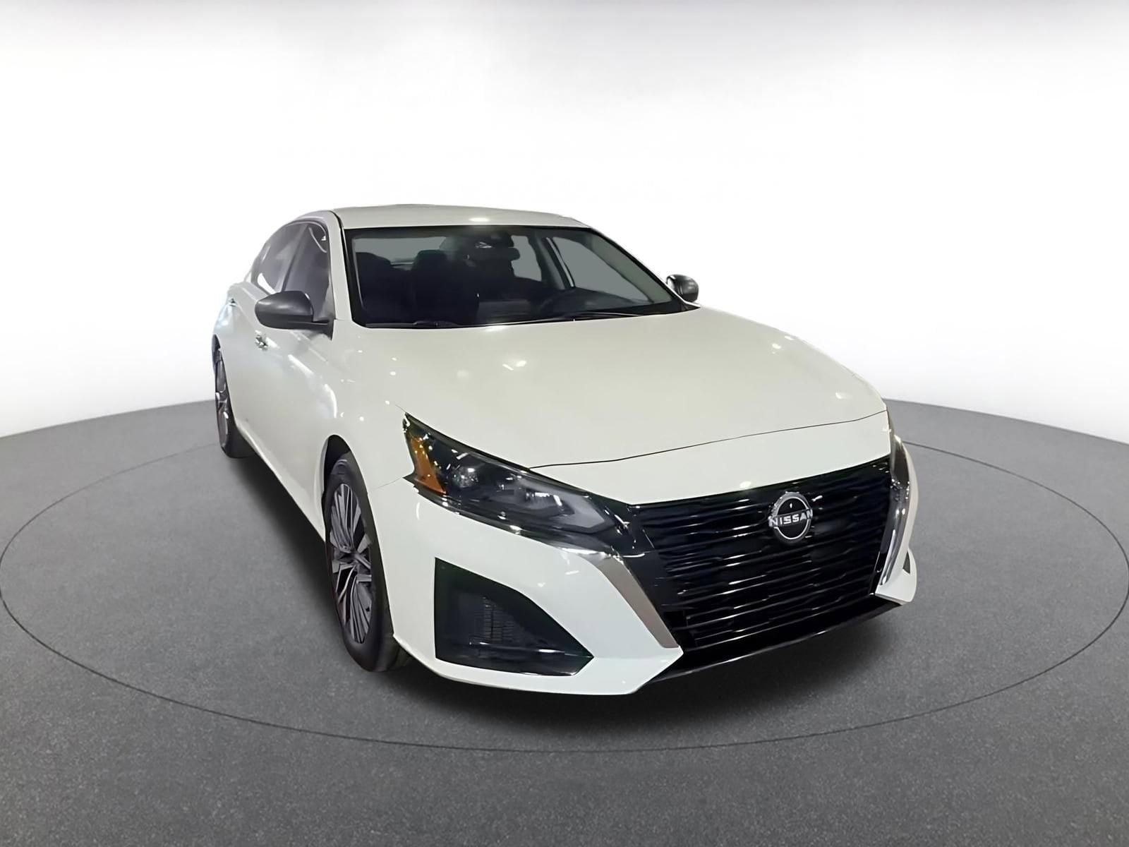 Thumbnail: 2025 Nissan Altima - 3