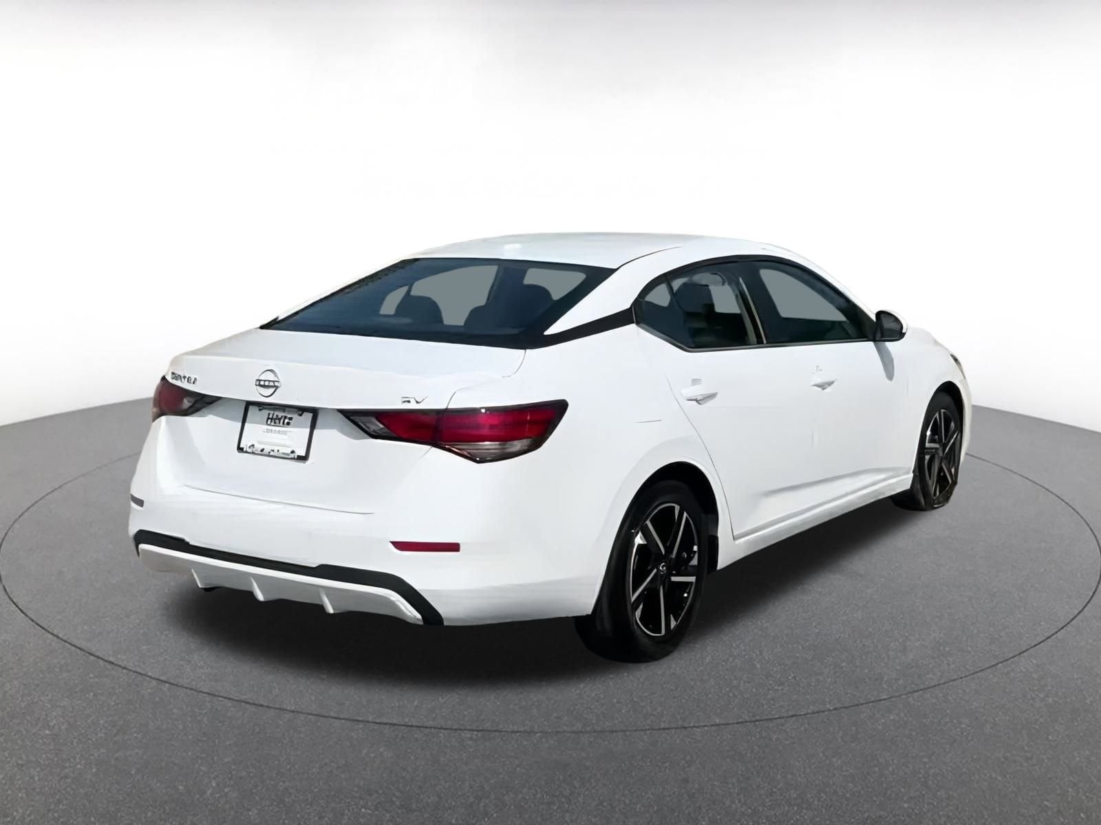 Thumbnail: 2024 Nissan Sentra - 10