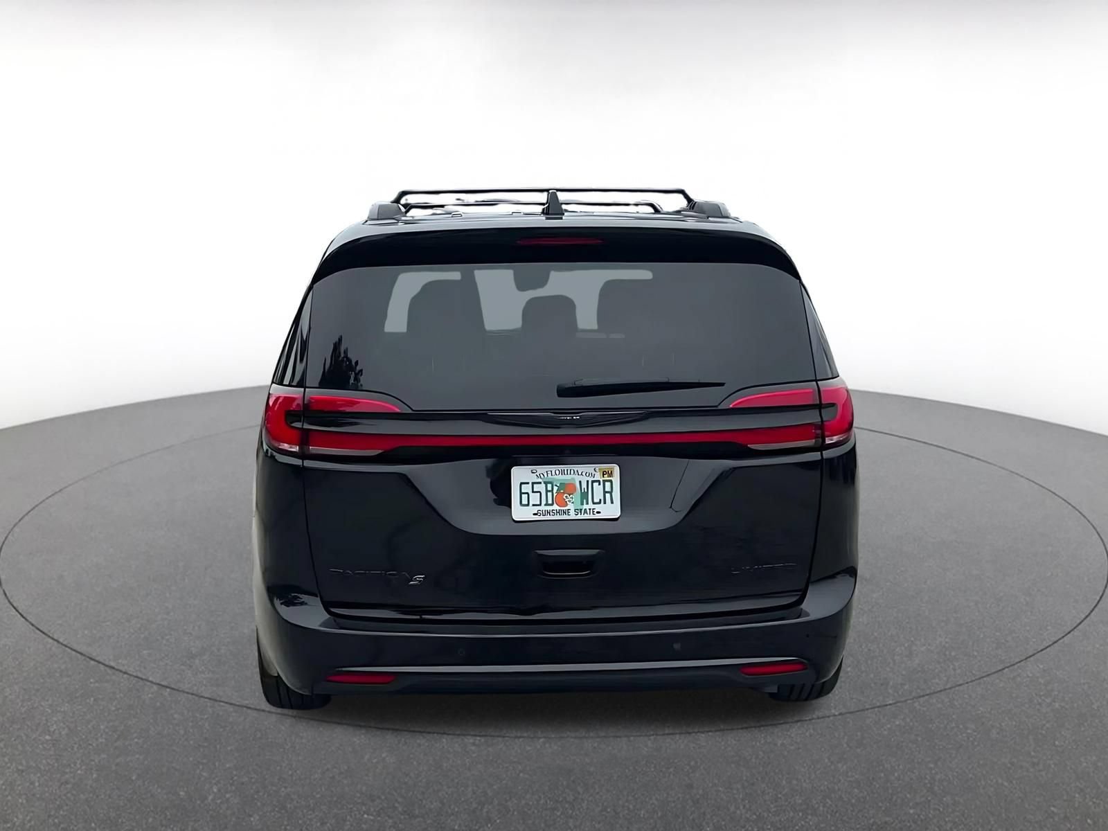 Thumbnail: 2025 Chrysler Pacifica - 10