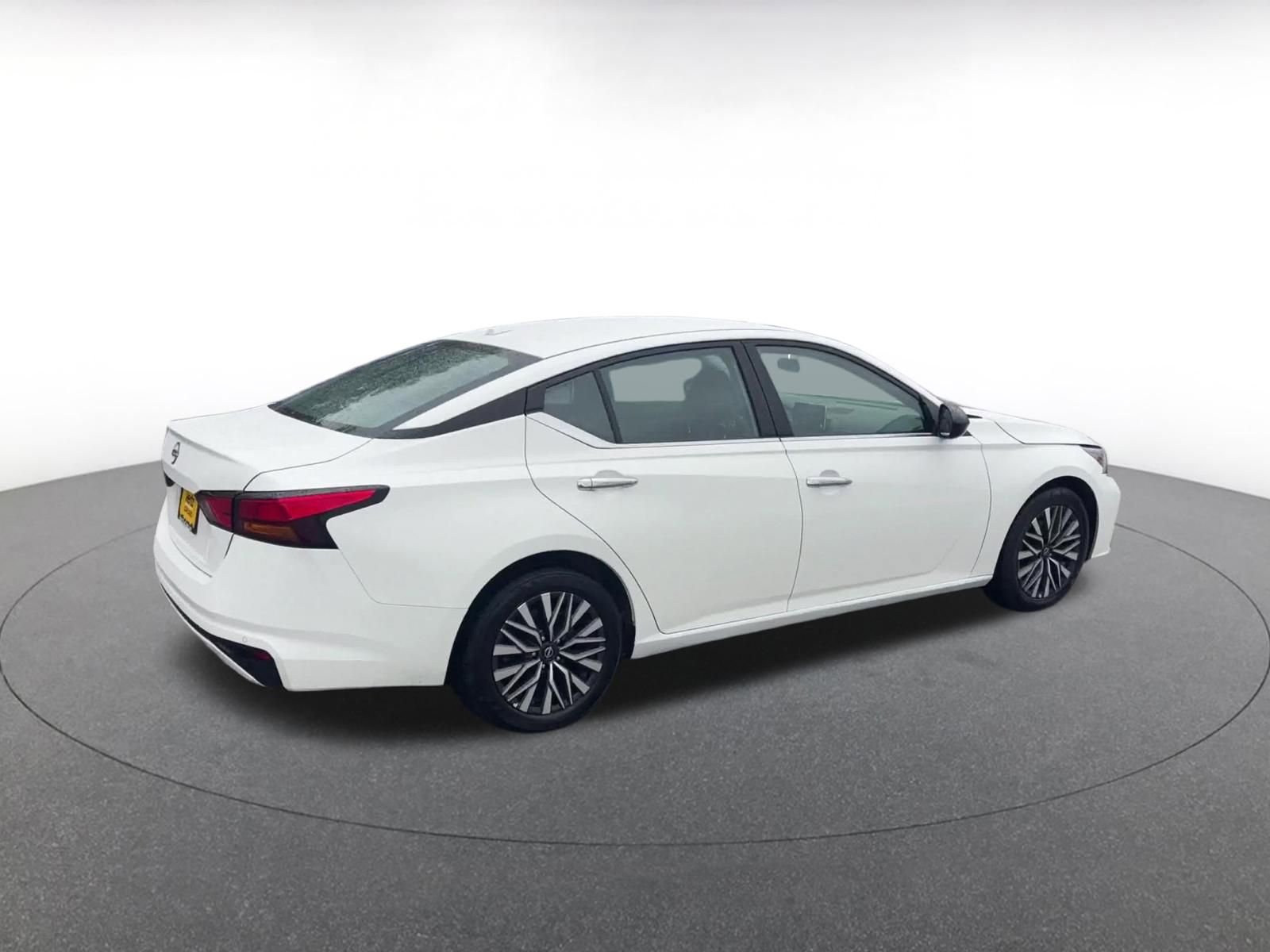 Thumbnail: 2025 Nissan Altima - 15