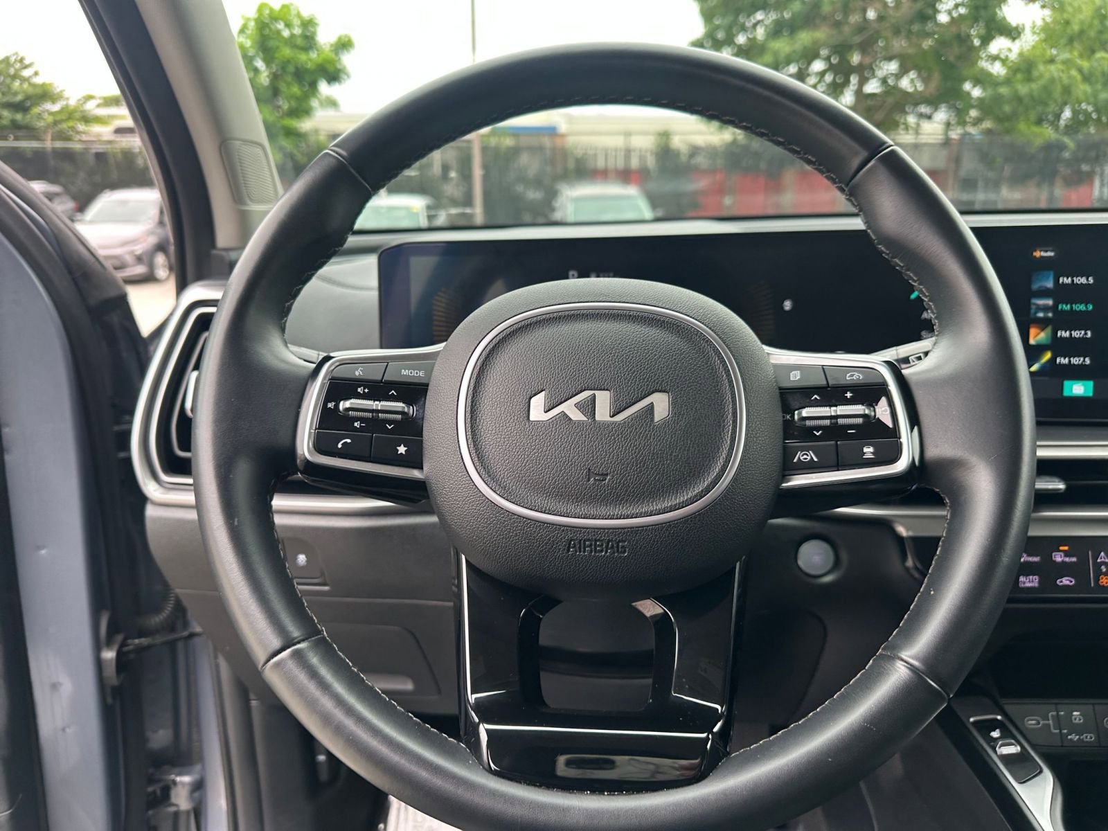 Thumbnail: 2024 Kia Sorento - 28