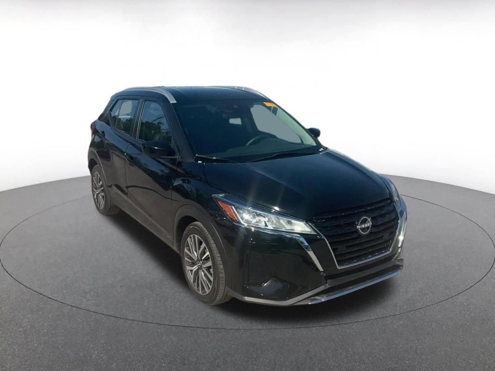 Thumbnail: 2024 Nissan Kicks - 3