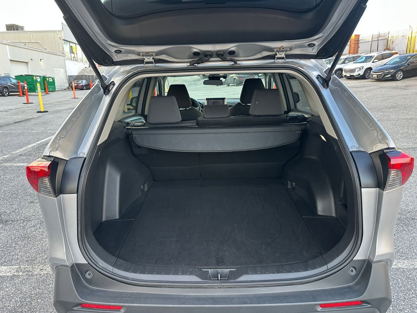 Thumbnail: 2025 Toyota RAV4 - 31