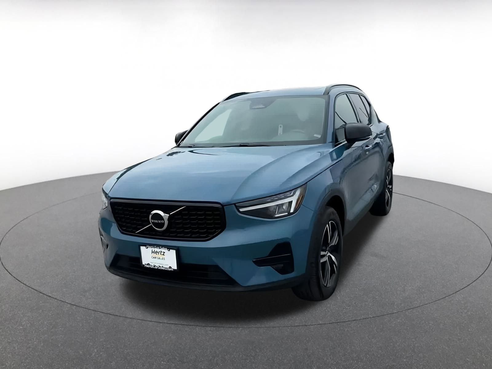 Thumbnail: 2024 Volvo XC40 - 7