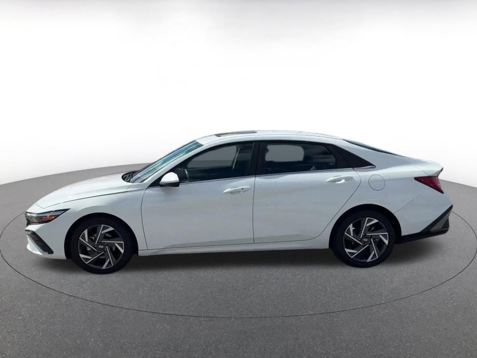 Thumbnail: 2025 Hyundai Elantra - 9