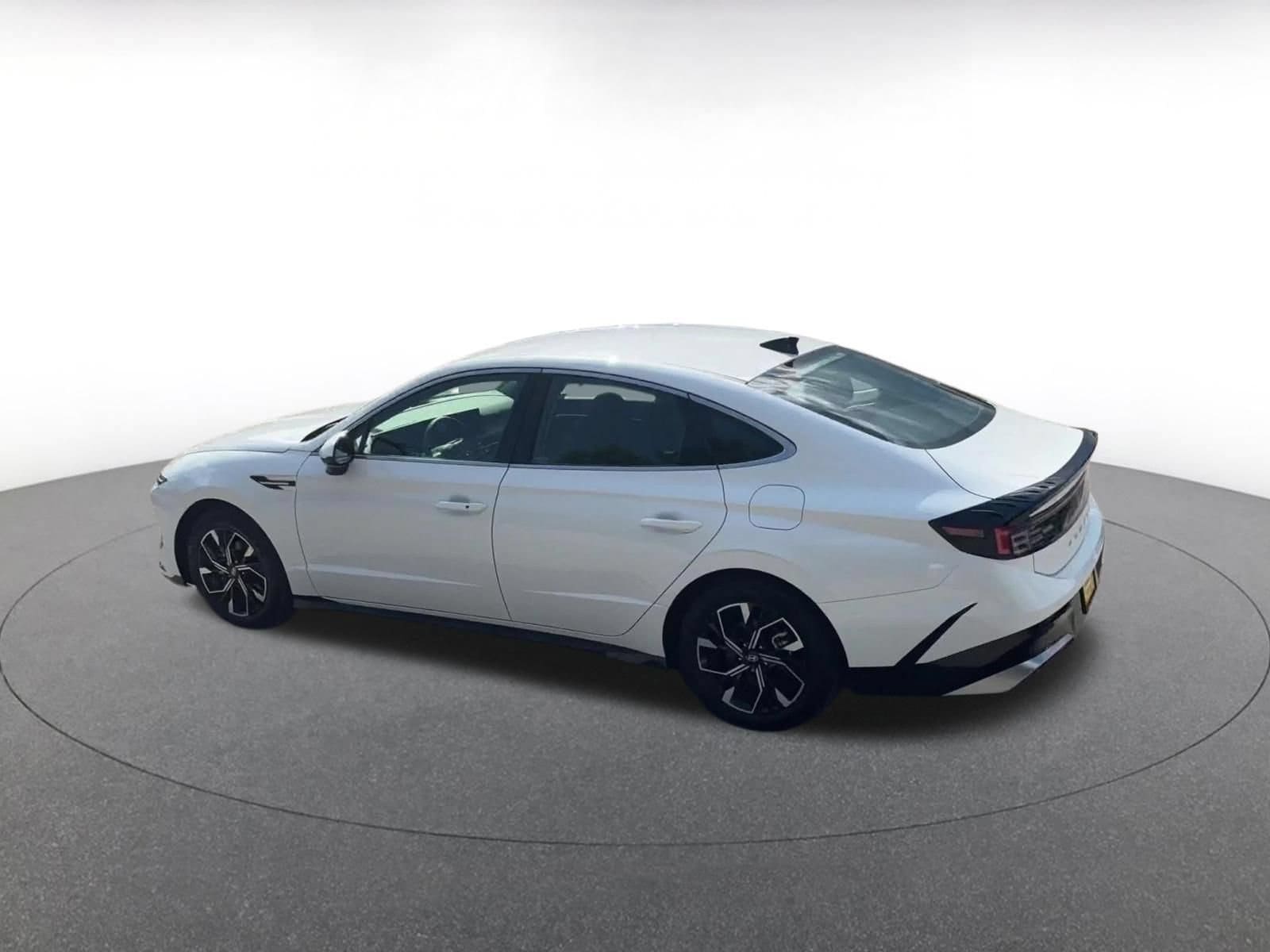 Thumbnail: 2025 Hyundai Sonata - 10