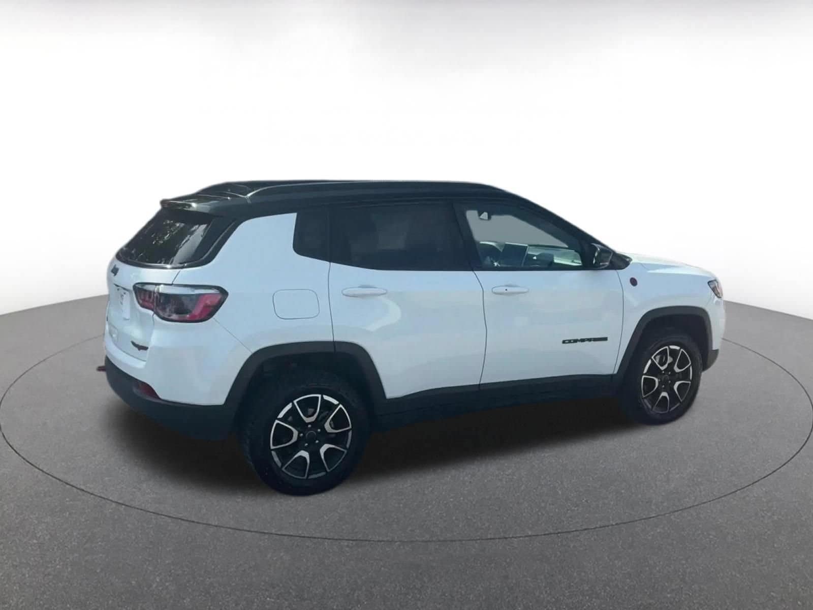 2025 Jeep Compass Trailhawk - Photo 15