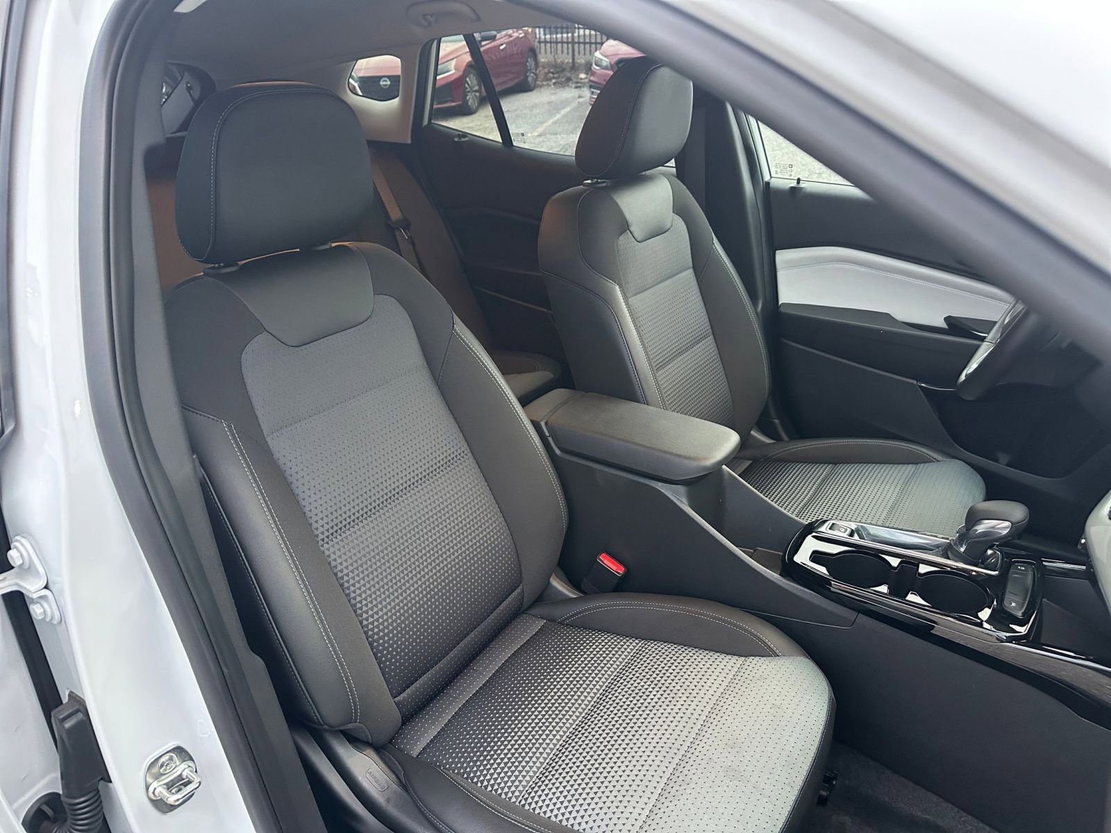 Thumbnail: 2025 Chevrolet Trax - 34