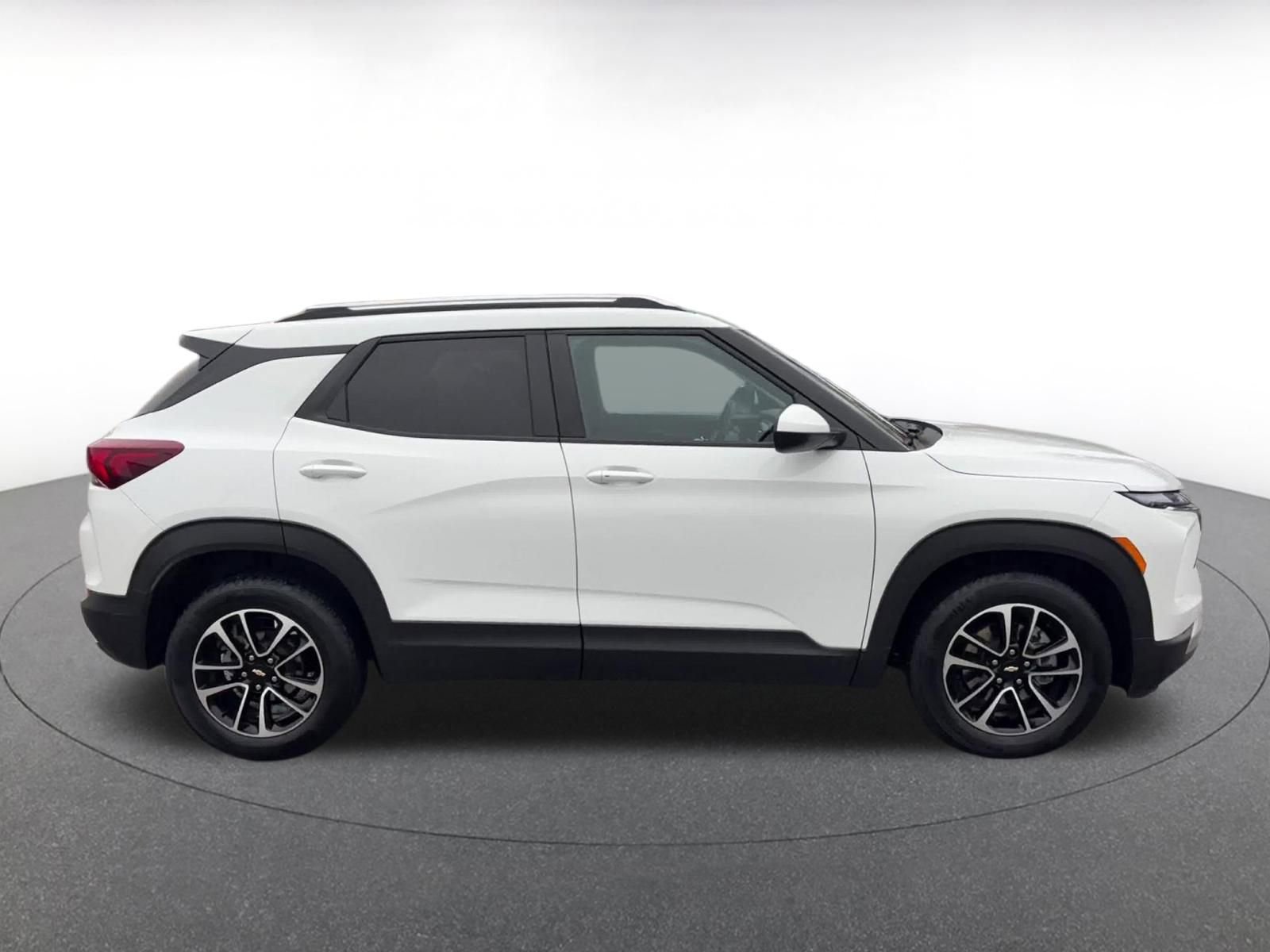 Thumbnail: 2025 Chevrolet TrailBlazer - 16