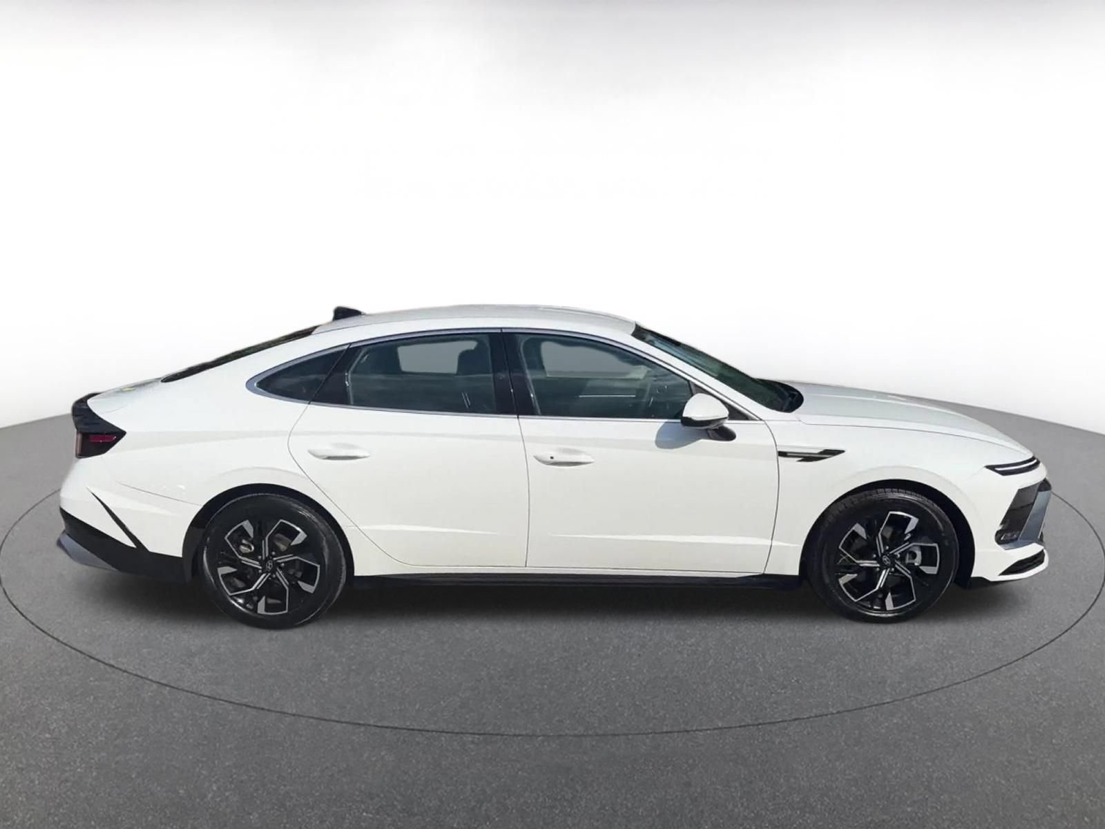 Thumbnail: 2025 Hyundai Sonata - 16