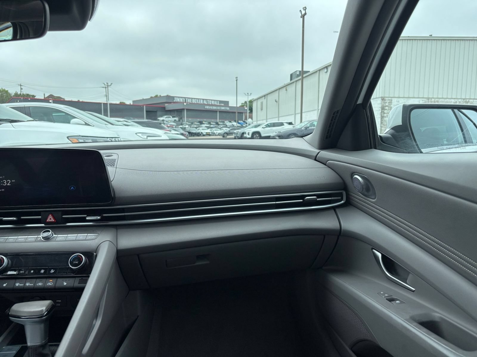 Thumbnail: 2025 Hyundai Elantra - 31