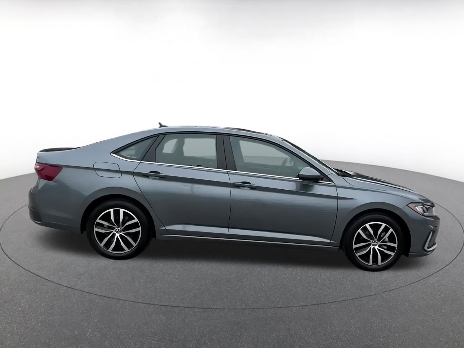 Thumbnail: 2025 Volkswagen Jetta - 16