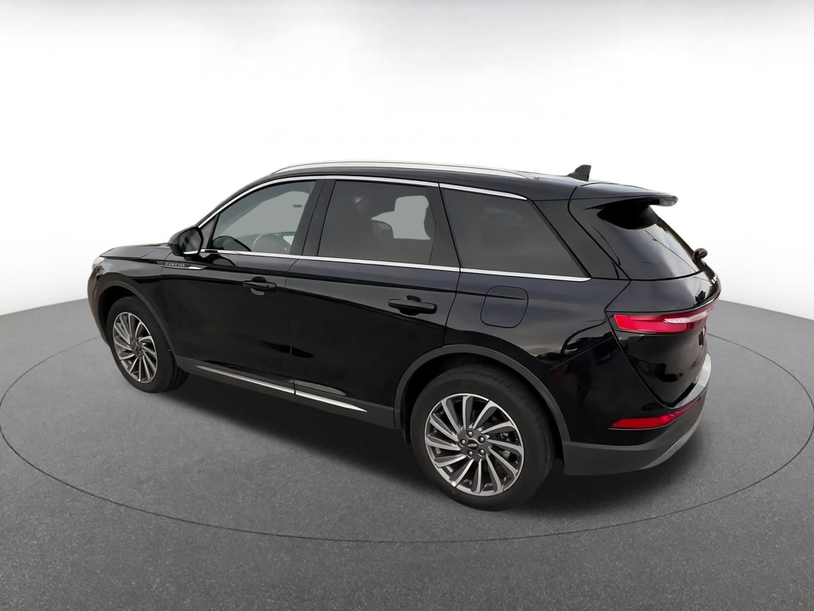 Thumbnail: 2024 Lincoln Corsair - 10