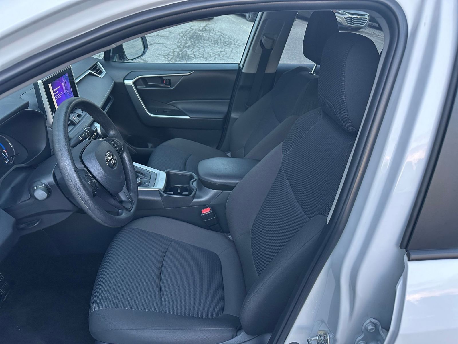 Thumbnail: 2025 Toyota RAV4 - 25