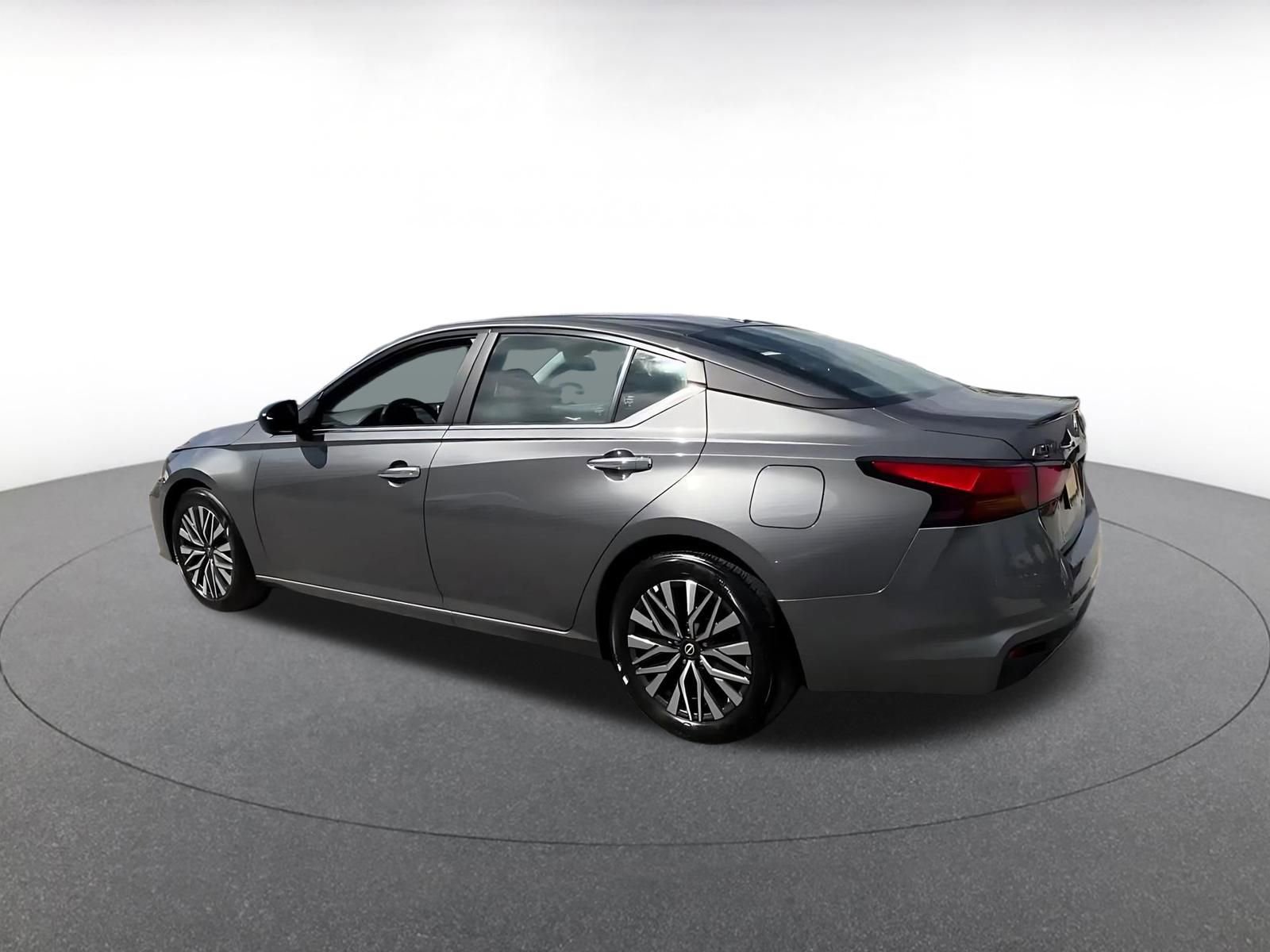 Thumbnail: 2025 Nissan Altima - 10