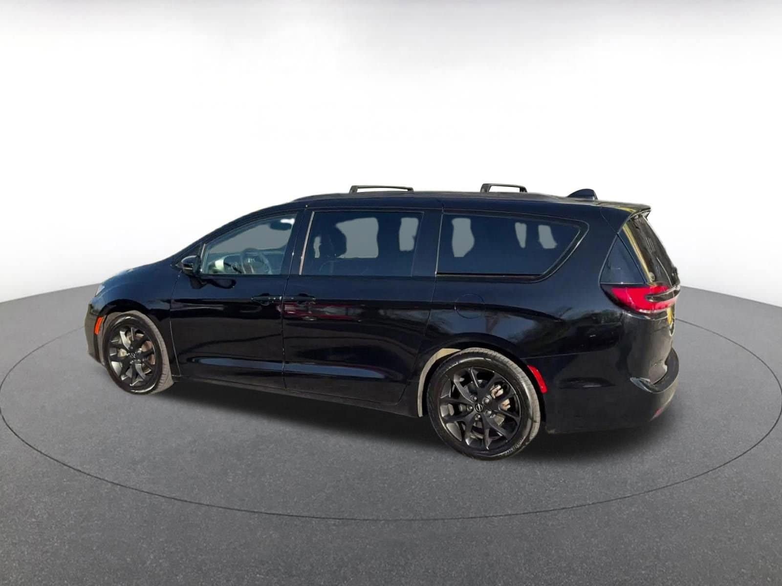 Thumbnail: 2025 Chrysler Pacifica - 9