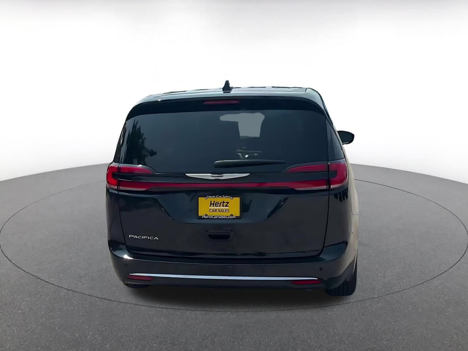 Thumbnail: 2024 Chrysler Pacifica - 13