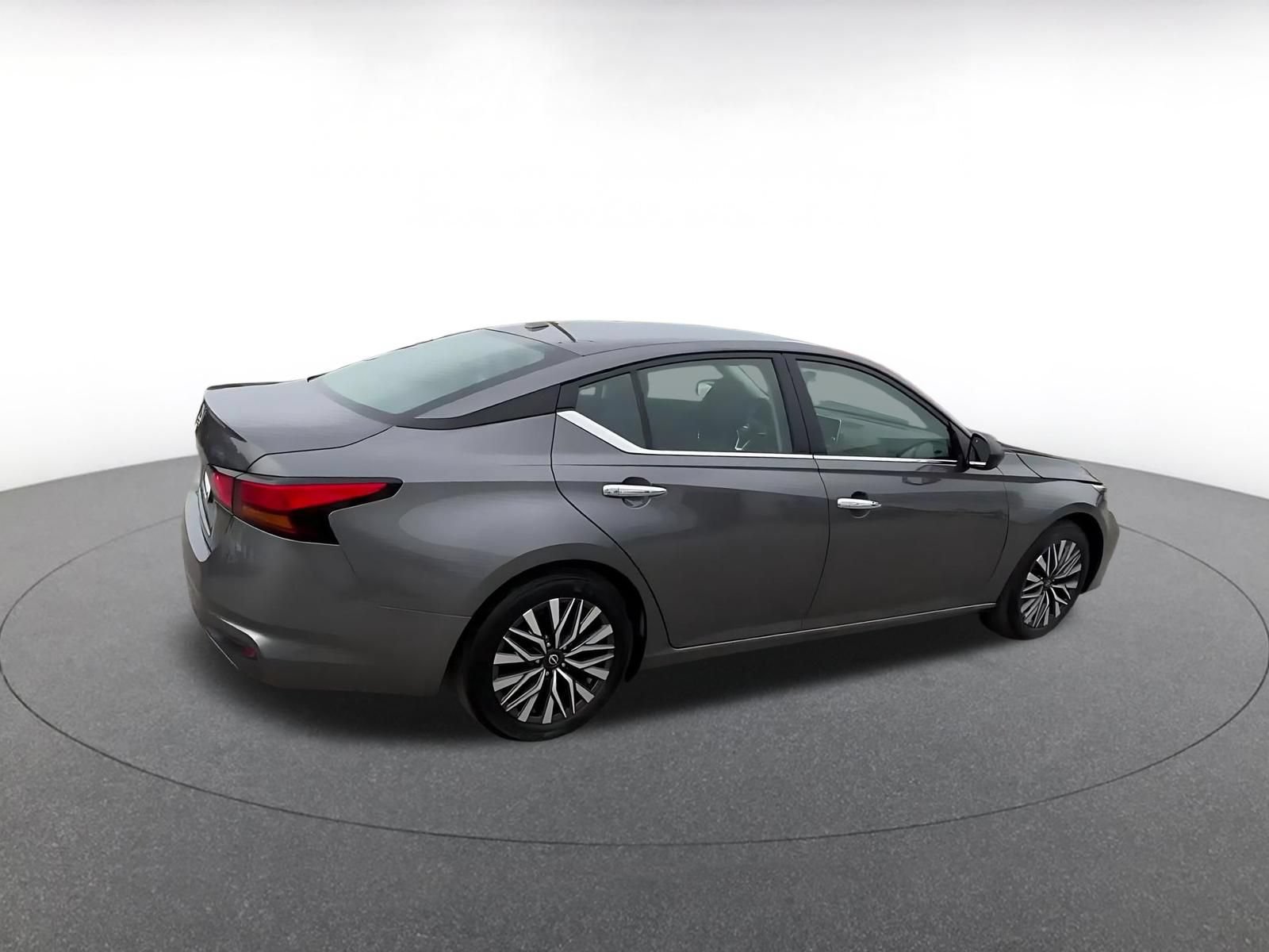 Thumbnail: 2025 Nissan Altima - 12