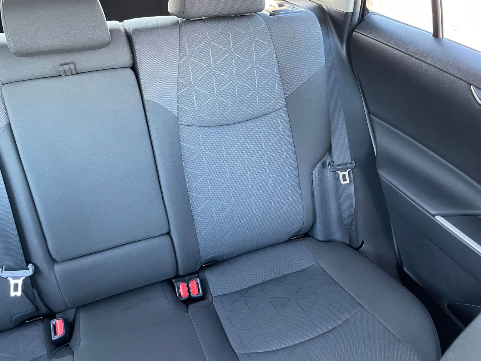 Thumbnail: 2025 Toyota RAV4 - 32