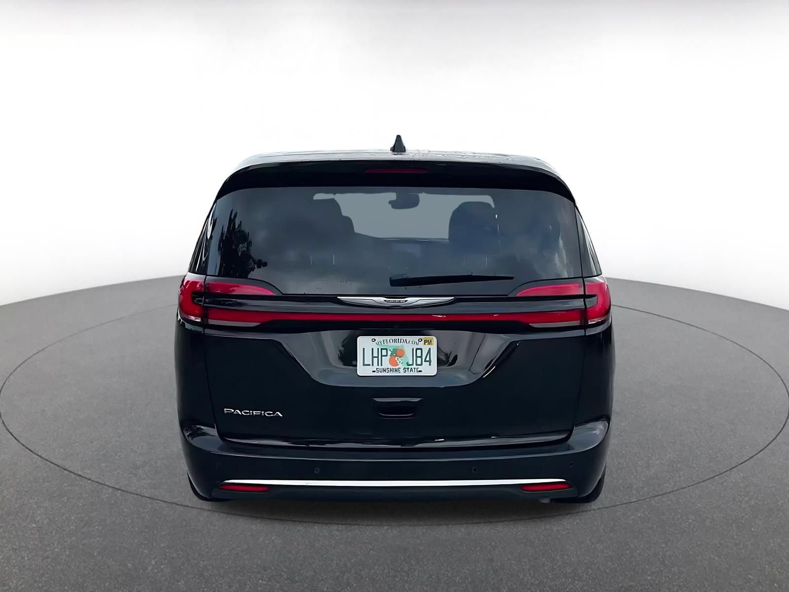 Thumbnail: 2025 Chrysler Pacifica - 10