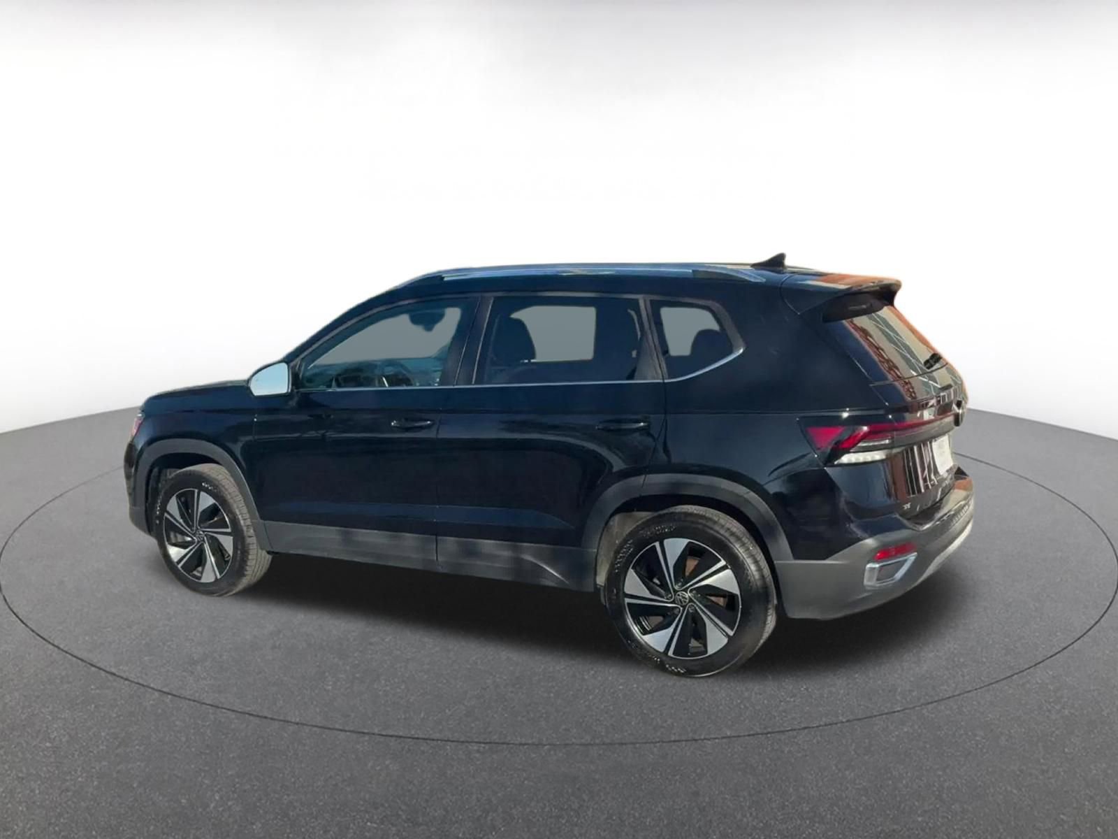 Thumbnail: 2025 Volkswagen Taos - 10