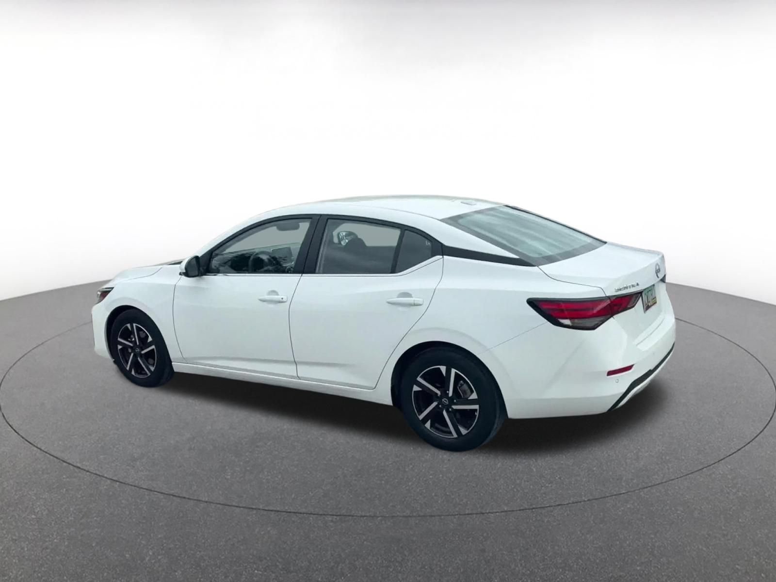 Thumbnail: 2025 Nissan Sentra - 10