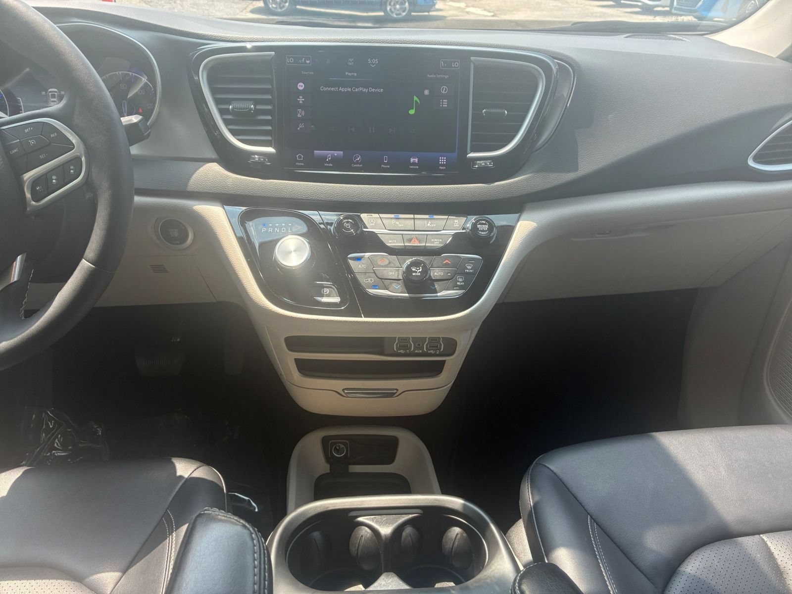 Thumbnail: 2024 Chrysler Pacifica - 16