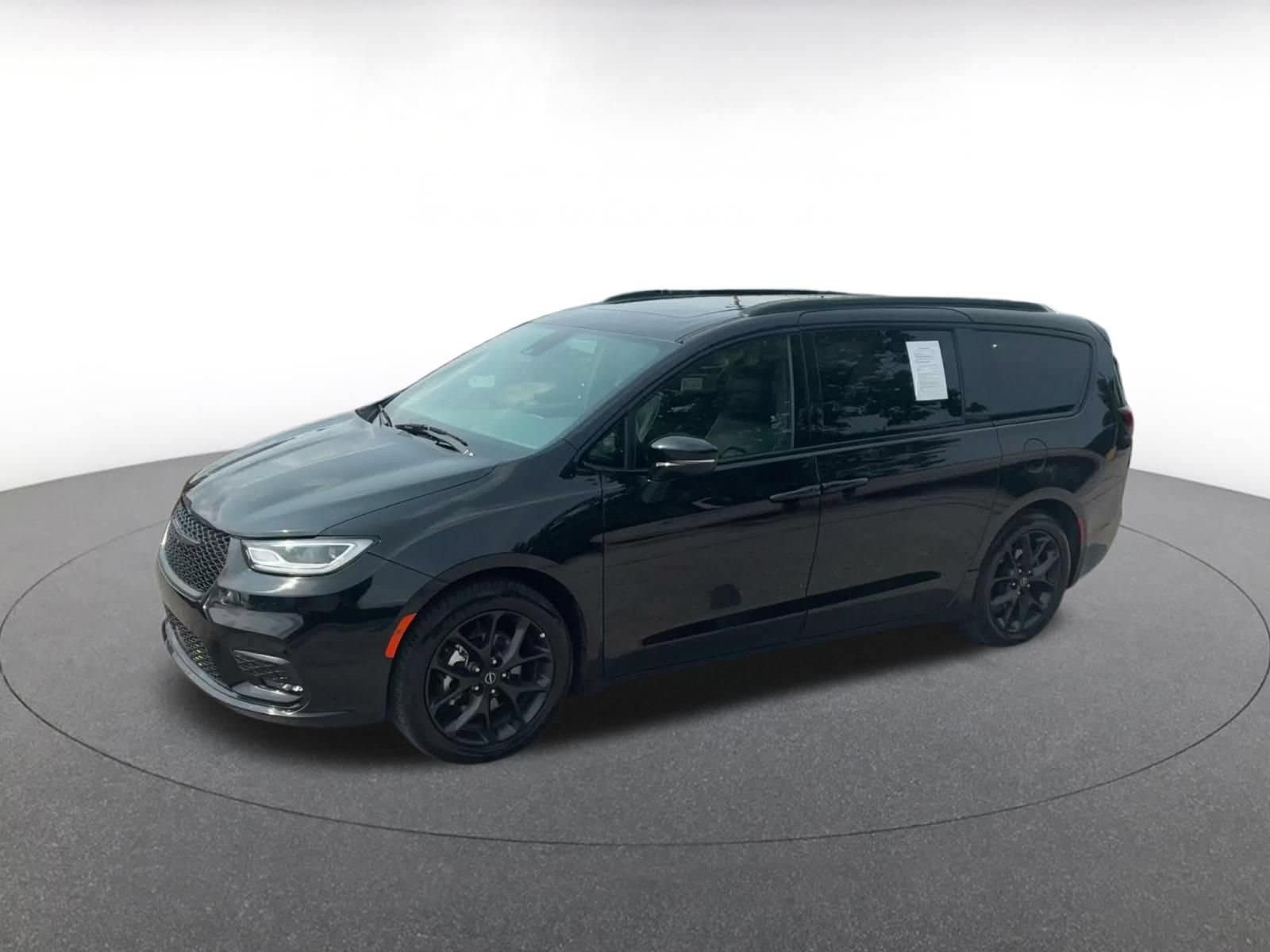 Thumbnail: 2025 Chrysler Pacifica - 8