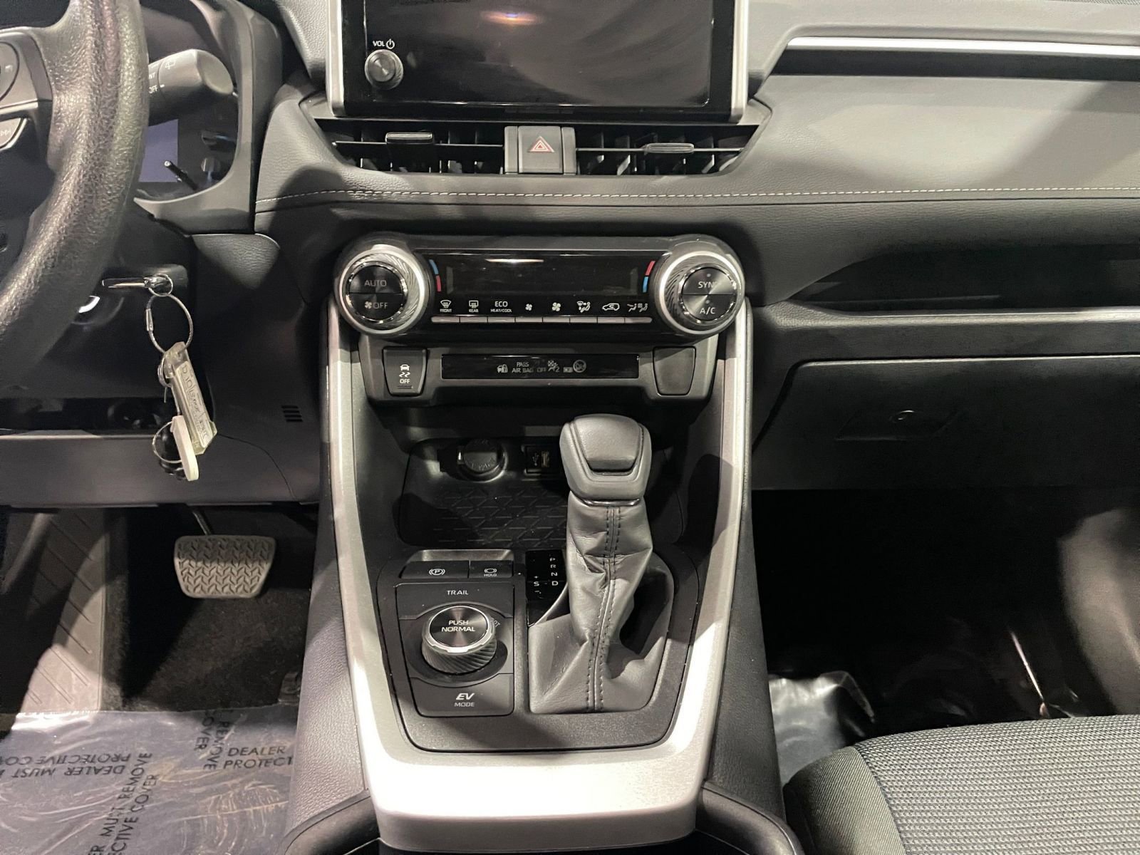 Thumbnail: 2025 Toyota RAV4 - 18