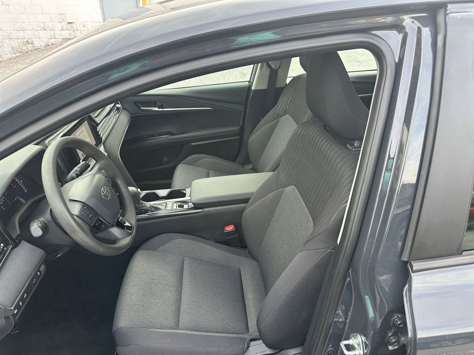 Thumbnail: 2025 Toyota Camry - 25